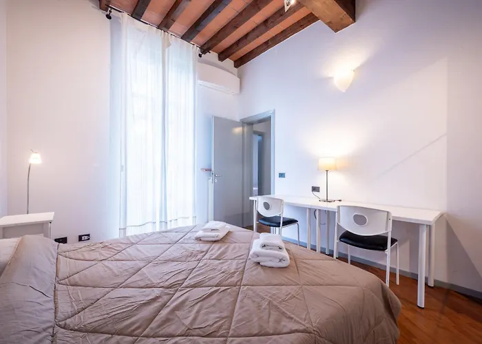 Apartament Guesthost - Shiny X3! Parma