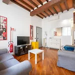 Guesthost - Shiny X5! Apartman *