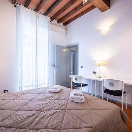 Apartamento Guesthost - Shiny X3! Parma