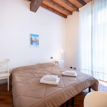 Guesthost - Shiny X3! Parma