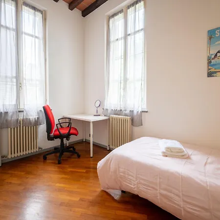 Guesthost - Shiny X3! Apartamento Parma