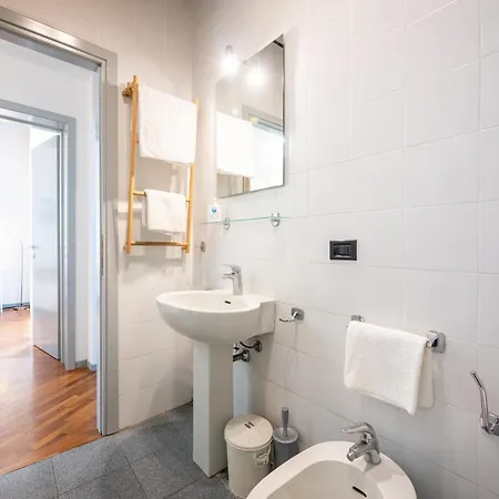 Guesthost - Shiny X3!