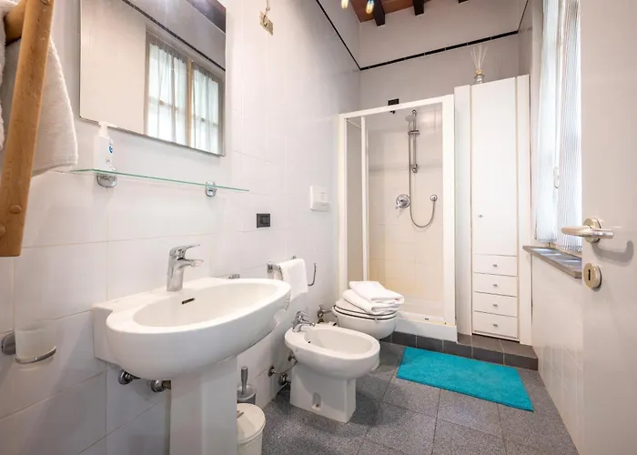 Guesthost - Shiny X3! *