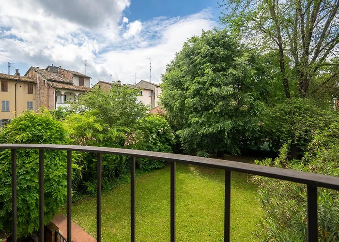 Guesthost - Shiny X3!